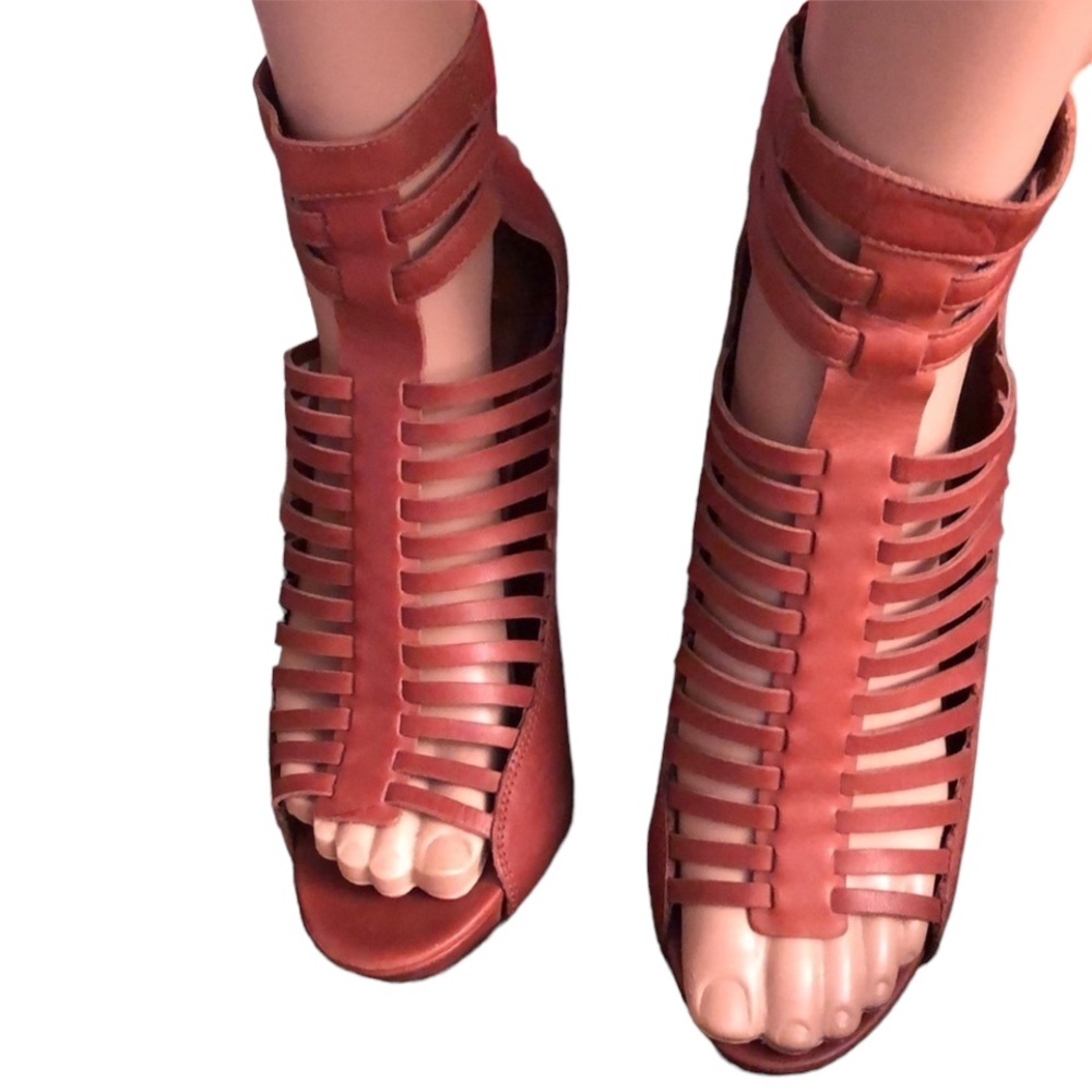 Steve Madden  size 10  open toe strappy cage heels bootie look back zipper